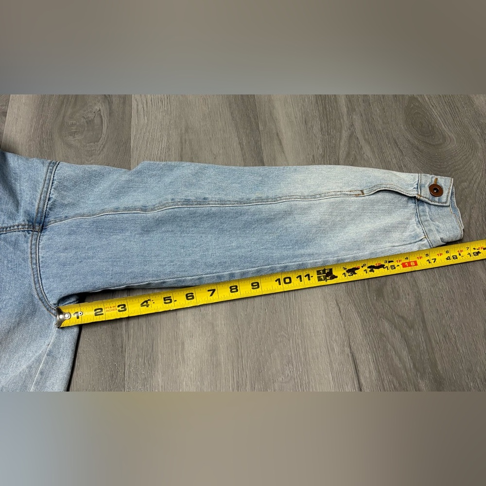 Wild Fable Light Washed Distressed Denim Jacket Cropped Fit Women’s Size Large - Picture 8 of 9